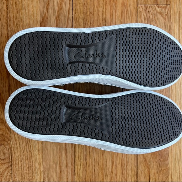 Clarks Pawley Bliss Sneaker in Taupe Snake - Picture 4 of 5